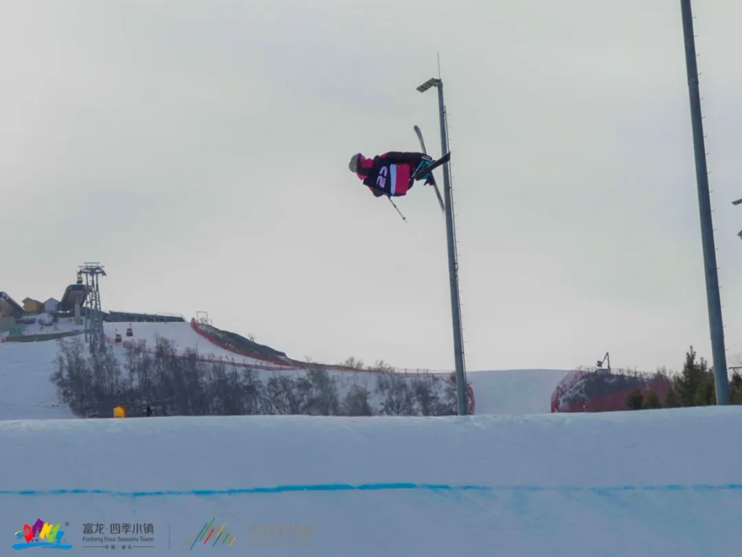 全国单板和自由式滑雪U系列赛